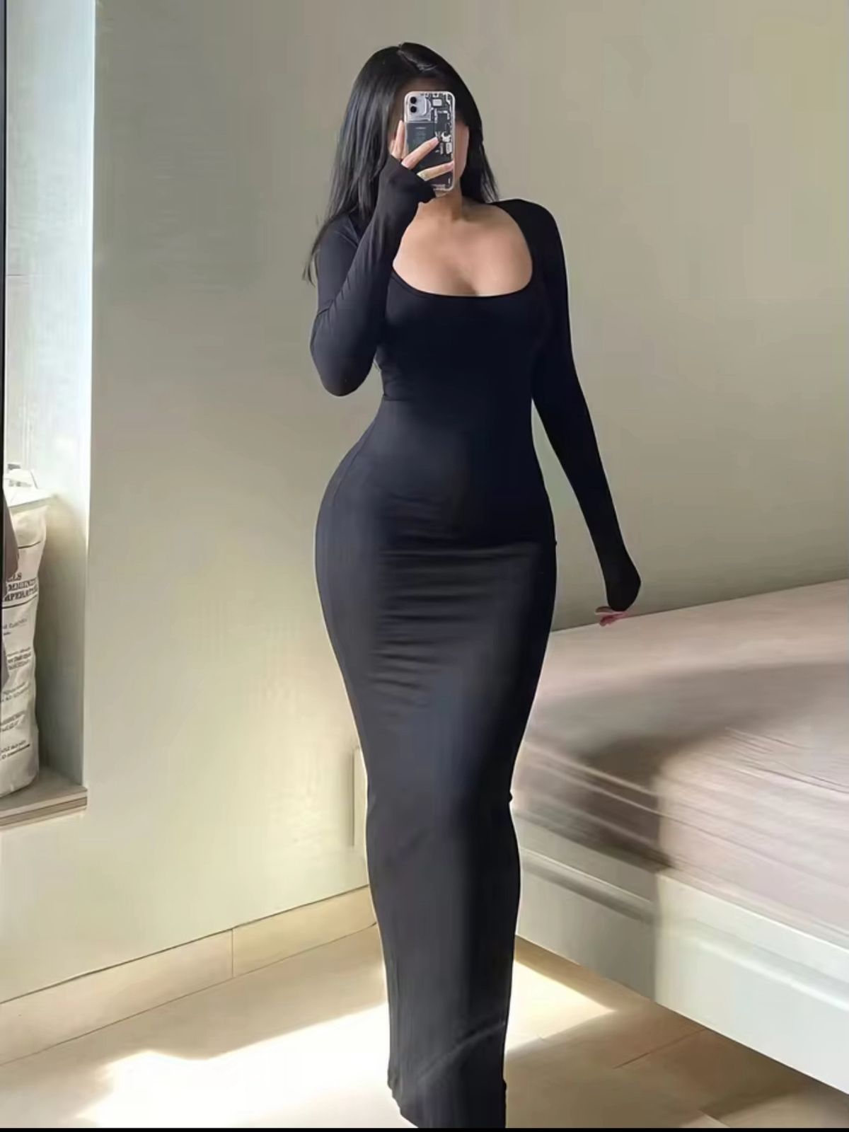 Robe Longue Sculptante Noire — Élégance Absolue (Copie)